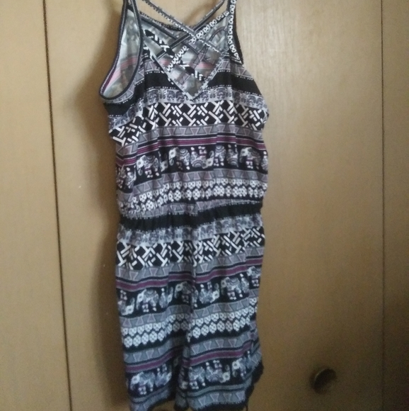 Girls Romper SIZE M - Picture 9 of 11